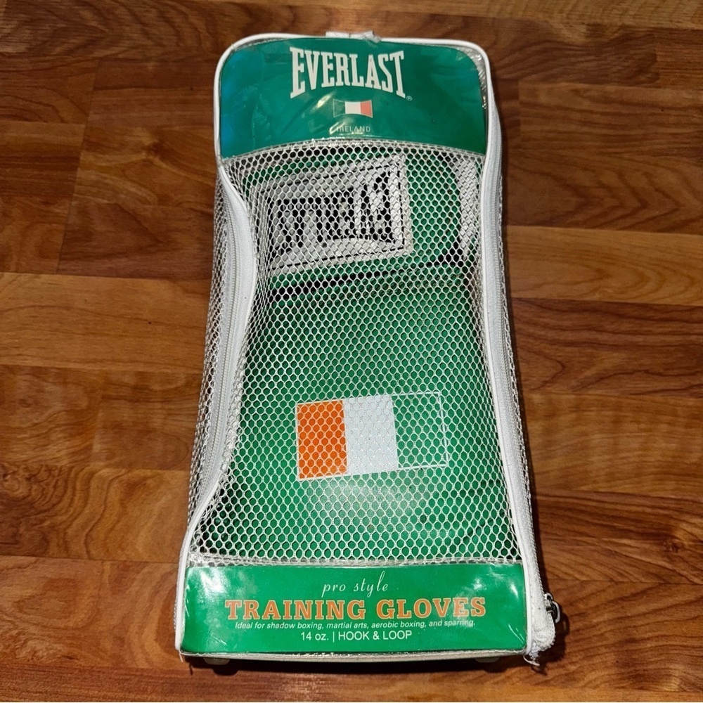 Everlast IRELAND Pro Style Training Gloves 14 Oz Hook & Loop W/ Flag Of Ireland